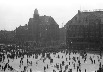 1913