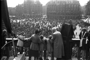 1922