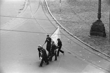 1945