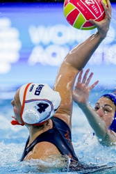 298873