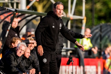 302096