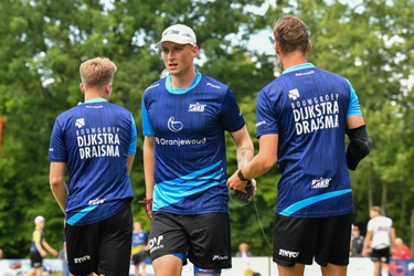 303190