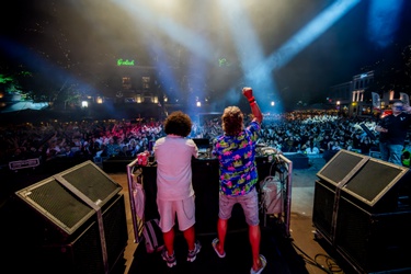 3727