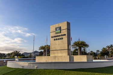 975