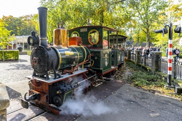 21761
