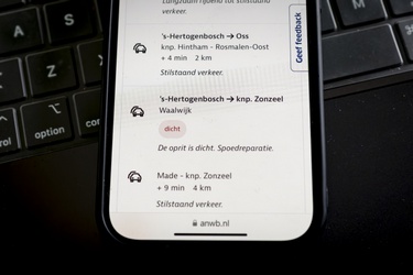 233107