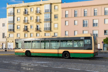 332911