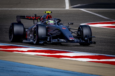 476056