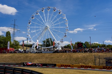 513411