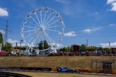 513421
