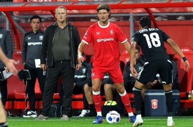 518235