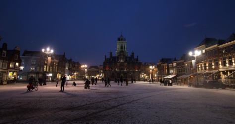 6989 - The first snow at the City Hall in DelftSearch | NBTC