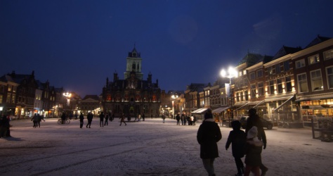 6989 - The first snow at the City Hall in DelftSearch | NBTC