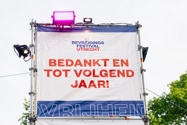 Een doek van het Bevrijdingsfestival Utrecht