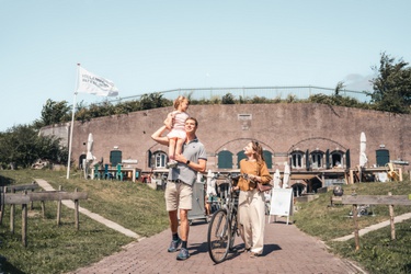 Een gezin bij Fort Maarsseveen